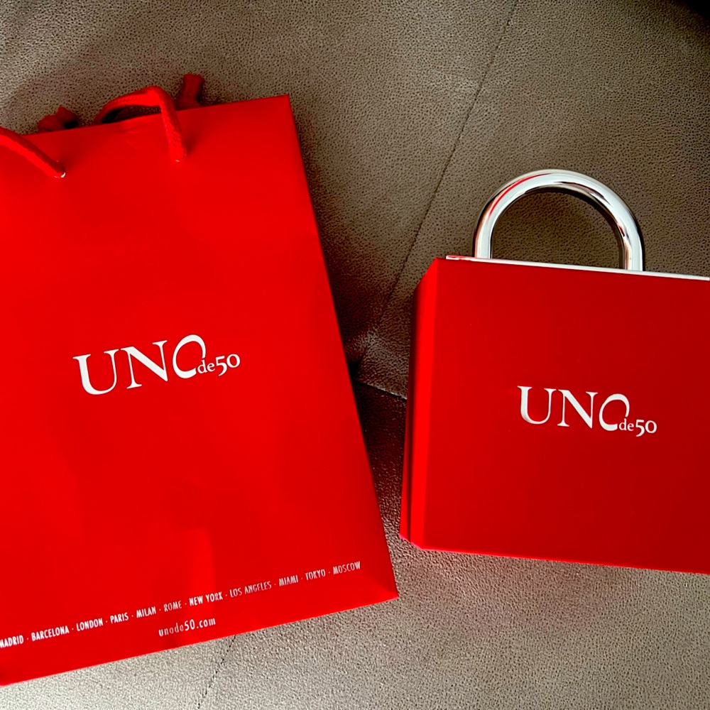 Uno de 50 Bag with box.